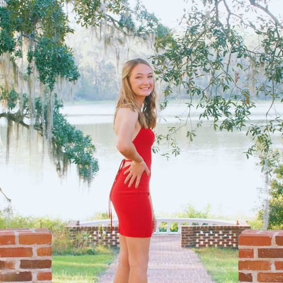Meet your Posher, Allie - Picture 1 of 1